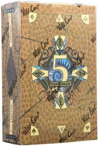 صندوق بطاقات التداول 2025 Wild Card 5 Card Draw Football Pro-Look Edition (5 بطاقات مغلفة من #'d إلى 5 أو أقل بما في ذلك بطاقة موقعة واحدة في كل صندوق) in Kuwait