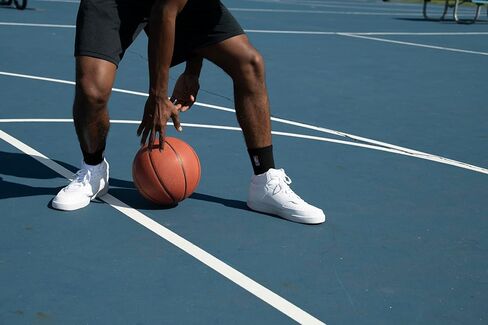 من أجل الأقدام العارية، جورب ربع سنوي بشعار NBA الكلاسيكي، أسود، مقاس كبير in Saudi Arabia