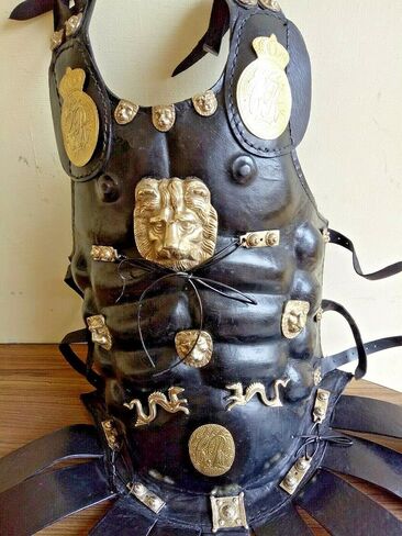 Medieval Roman King Leonidas 300 Spartan Helmet W/Red Plume Muscle Armor Black in Saudi Arabia