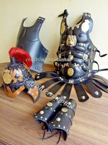 Medieval Roman King Leonidas 300 Spartan Helmet W/Red Plume Muscle Armor Black in Saudi Arabia