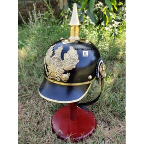 خوذة Pickelhaube الألمانية خوذة جلدية Pickelhaube الإمبراطورية البروسية in Kuwait