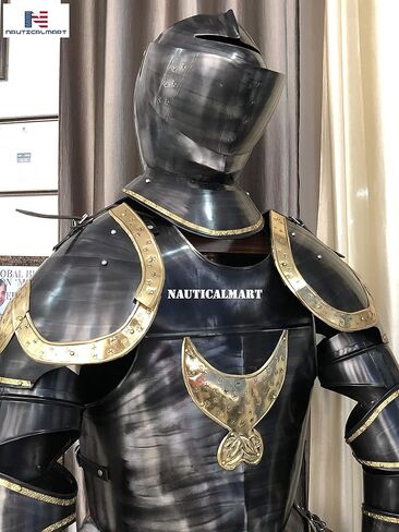 Nautical-Mart كلاسيكي بالحجم الطبيعي 6ft من القرن السادس عشر تمثال درع إيطالي يمكن ارتداؤه in Kuwait