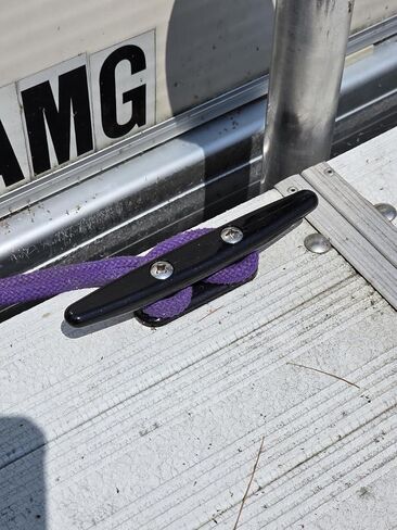 مربط قارب أسود من النايلون مقاس 5 بوصات مع 304 براغي طويلة، وربطات عنق قارب كاياك لربط حبل الكاياك/ربط المربط الصارم، والقوارب الصغيرة 12-16 قدم، والزوارق والزلاجات النفاثة - 4 عبوات in Kuwait