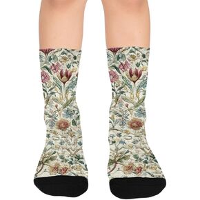 Red Bloom Vine Design Hiking Socks - Toddler Boys & Girls Warm Thick Thermal Winter Crew Socks for School, Daily Wear & Outdoor Activities in Kuwait
