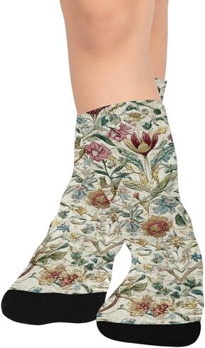 Red Bloom Vine Design Hiking Socks - Toddler Boys & Girls Warm Thick Thermal Winter Crew Socks for School, Daily Wear & Outdoor Activities in Kuwait