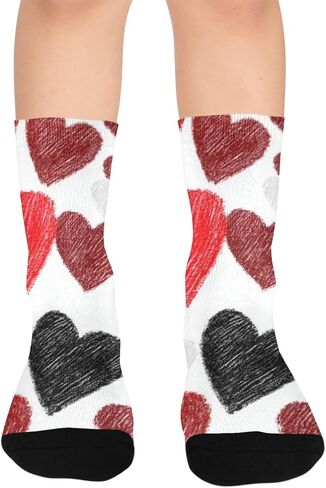 جوارب للمشي لمسافات طويلة بنمط قلوب حمراء وسوداء - جوارب شتوية حرارية سميكة دافئة للأولاد والبنات للمدرسة، والارتداء اليومي والأنشطة الخارجية in Kuwait
