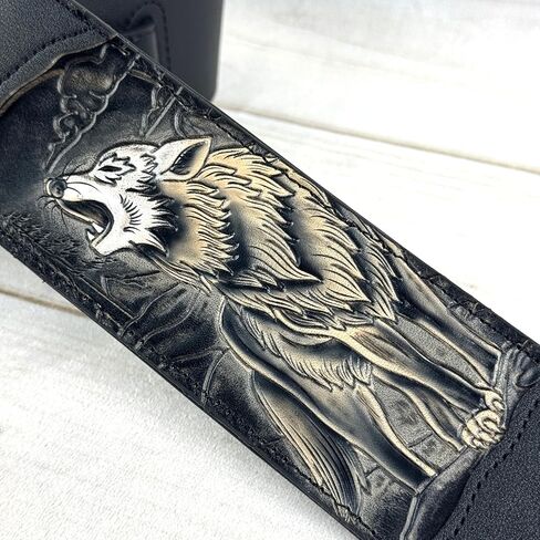 Walker & Williams CVG-WL-B Hand Carved Black And Tan Howling Timber Wolf On Black Leather Guitar Strap in Saudi Arabia