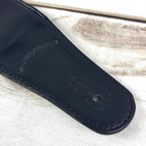 Walker & Williams CVG-WL-B Hand Carved Black And Tan Howling Timber Wolf On Black Leather Guitar Strap in Saudi Arabia