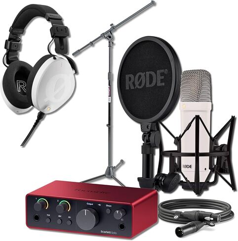 ميكروفون مكثف من سلسلة Rode NT1 Signature (أبيض) مع واجهة صوت USB من الجيل الرابع من Scarlett Solo، ذراع ذراع ميكروفون البث PSA1+ باللون الأبيض وسماعات رأس Cans50 للمراقبة in Kuwait