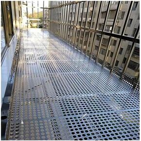 لوح مثقوب من الفولاذ المقاوم للصدأ، 304 لوح مثقوب من الفولاذ المقاوم للصدأ، لوح معدني (54 × 122 سم) - متين، مقاوم للتآكل، مثالي للمشروعات التي تصنعها بنفسك، والتهوية، والتطبيقات الزخرفية in Kuwait