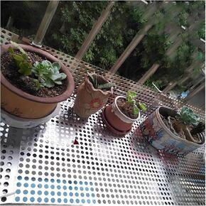 لوحة مثقوبة من الفولاذ المقاوم للصدأ، 304 صفائح معدنية مثقوبة من الفولاذ المقاوم للصدأ، حصيرة نافذة مضادة للتسرب بسمك 1 مم مع قفازات حزام، لوحة مثقوبة متينة مقاس 48 × 100 × 15 سم للمشروعات المنزلية والمنزل in Kuwait