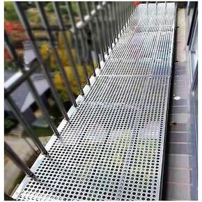 لوح مثقوب من الفولاذ المقاوم للصدأ، 304 لوح معدني مثقوب من الفولاذ المقاوم للصدأ، قسم أمان للشرفة، لوح من الفولاذ المقاوم للصدأ مثقوب متين (35 × 120 سم) - مثالي لمشاريع DIY in Kuwait