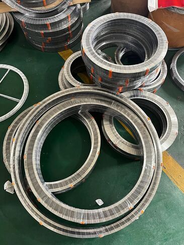 حشية جرح حلزونية من GemmySeal مع حلقة داخلية وخارجية 316SS، مملوءة بالجرافيت، 5 قطع 6 بوصة DN150-900lb in Saudi Arabia