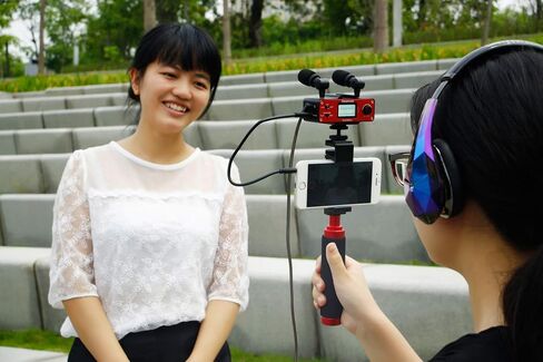 Saramonic Smartphone Mixer w/ 2 Mics, XLR, Handgrip & Headphone Out for iPhone & Android (SmartMixer) in Saudi Arabia