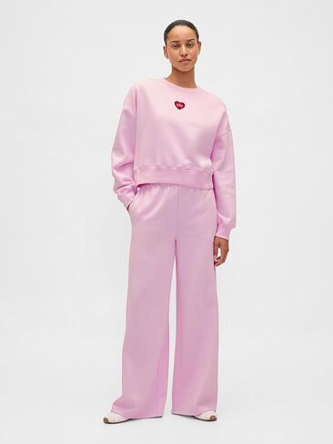 GAP Women's Logo Relaxed Cropped Pullover in Saudi Arabia