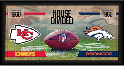 كانساس سيتي تشيفز ضد دنفر برونكو مؤطرة بمقاس 10 × 20 بوصة مجموعة كرة قدم مقسمة - لوحات وملصقات لفريق اتحاد كرة القدم الأميركي in Kuwait