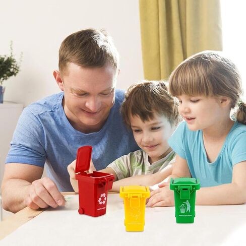 3 قطع سلة مهملات صغيرة ملونة للمكتب، حامل أقلام قمامة القمامة، حامل قلم رصاص سلة إعادة التدوير، علب قمامة شاحنة القمامة المصغرة، لعبة شاحنة سلة المهملات الصغيرة الفريدة مع عجلات غطاء in Kuwait