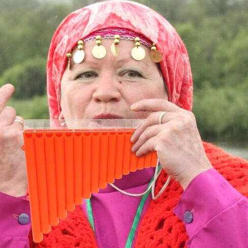 BESTYASH 16-tube Pan Flute Instrument for Beginners in C Key, Orange Wooden Panpipes Suitable for Student Practice and Folk Music Performance in Kuwait