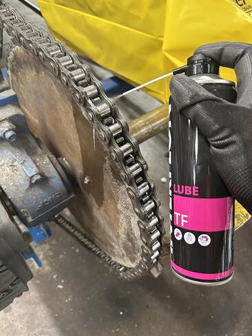Interflon Lube TF - مادة تشحيم جافة متعددة الاستخدامات وطويلة الأمد - مادة تشحيم غير ملوثة تمنع تآكل الأجزاء المتحركة - تستخدم في تطبيقات التشحيم والصيانة - بخاخ 500 مل in Kuwait