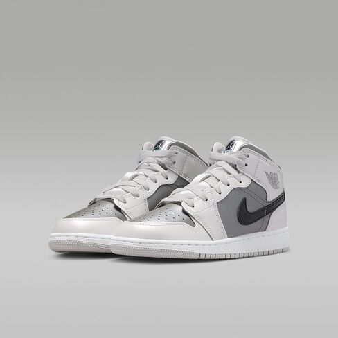 حذاء Air Jordan 1 Mid SE للأطفال الكبار (فوتون داست/بيوتر مسطح/أسود/أزرق بارد) in Saudi Arabia