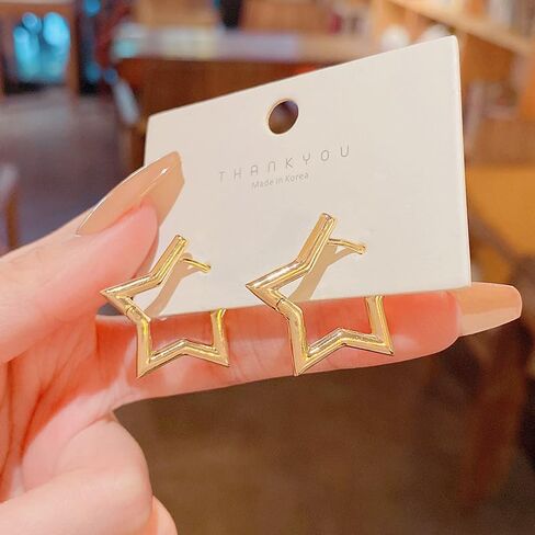 هيبوالرجينيك أقراط نجمة صغيرة للفتيات في سن المراهقة أقراط القلب هوب أقراط خفيفة الوزن 18k الفضة مطلي الفولاذ المقاوم للصدأ أقراط نجمة لعيد الميلاد مجوهرات هدية in Kuwait