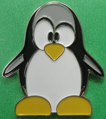 Penguin Golf Ball Marker Fits on Hat Clip - Magnetic Alignment Maker for Golfers - Fun Cartoon Penguin Design Durable and Lightweight - Perfect Golf Gift for Men and Women in Saudi Arabia