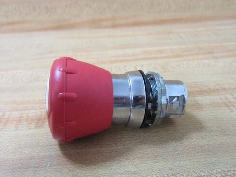 ALLEN BRADLEY 800FM-MT44 دفع وسحب/تويست للتحرير، أحمر، معدني، رأس فطر 40 مم، مشغل 22.5 مم فقط، تم صيانته، زر ضغط in Kuwait