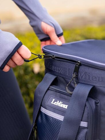 حقيبة LeMieux Grooming - أسود أو أزرق داكن in Saudi Arabia