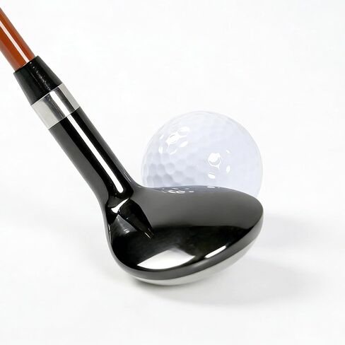 يساعد مدرب التأرجح الصغير لنادي الجولف على تحسين دقة الضرب وسرعته in Kuwait