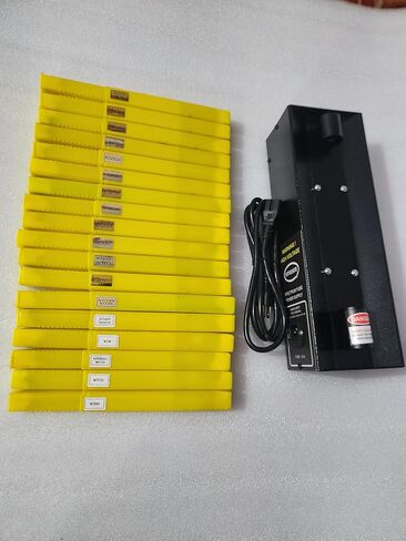 مجموعة أنابيب SAIISH® Spectrum مكونة من 18 قطعة مزودة بمصدر طاقة 110 فولت، ومجموعة أنابيب التحليل الطيفي المملوءة بالغاز مقاس 26 سم (10.2 بوصة) لعروض مختبر الفيزياء والكيمياء in Kuwait