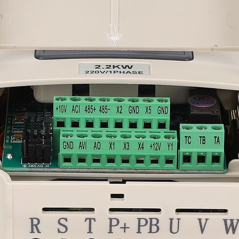 Single Phase to 3 Phase Converter 1 Horsepower 2.2KW 1PH 220V Input to 3PH 380V Output Frequency Inverter in Saudi Arabia