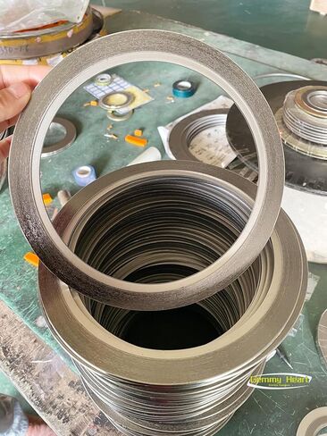 حشية جرح حلزونية من GemmySeal مع حلقة داخلية SUS304، مملوءة بالجرافيت، 5 قطع 2-1/2 بوصة DN65 in Kuwait