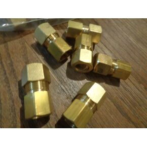 أنبوب 1/2 بوصة × 1/4 بوصة أنثى NPT وصلة ضغط نحاسية مستقيمة 30 قطعة. in Kuwait