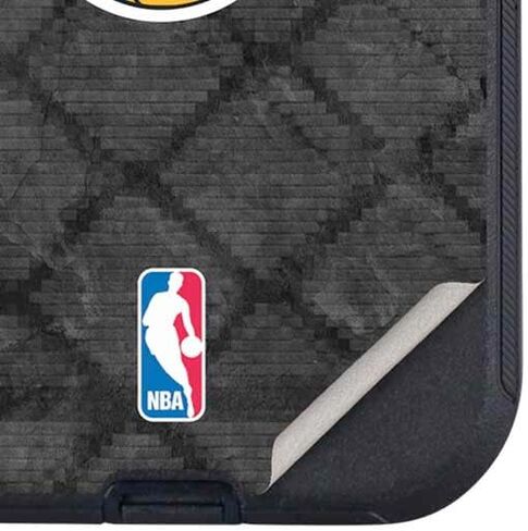غلاف هاتف Skinit متوافق مع OtterBox Defender iPhone 13 - تصميم صدأ داكن مرخص رسميًا من NBA Los Angeles Lakers in Saudi Arabia