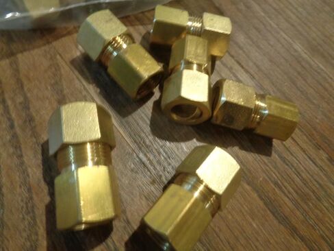 أنبوب 1/2 بوصة × 1/4 بوصة أنثى NPT وصلة ضغط نحاسية مستقيمة 30 قطعة. in Kuwait