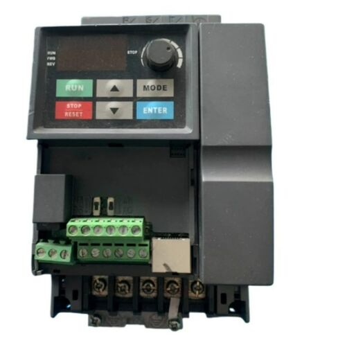 محول التردد VFD022E43A في الصندوق متوفر في المنتجات الصناعية الأصلية in Kuwait