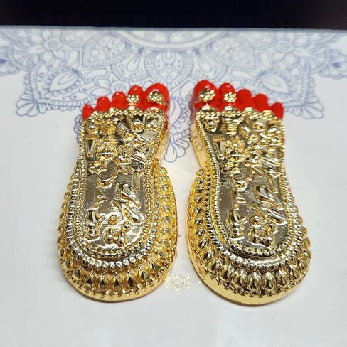 أرنافيرا لمسة نهائية عتيقة مطلية بالذهب لورد بالاجي تشاران بادوكا | فيشنو شاران بادوكا لغرفة بوجا/لوحة قيادة السيارة/الهدايا (لاكشمي بادوكا أحمر ذهبي، متوسط) in Kuwait