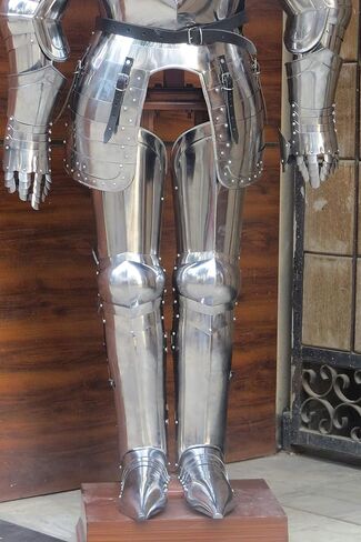 NauticalMart Italian Full Suit of Armor Medieval Knight Closed Helmet Costume in Saudi Arabia