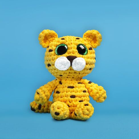 Beginner Crochet Kit - All Materials Included - Step-by-Step Video Tutorials in Saudi Arabia