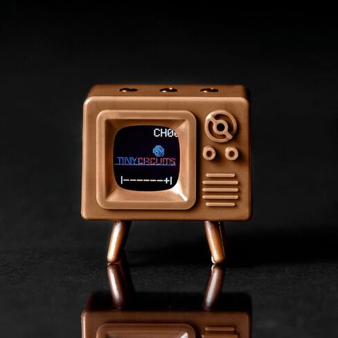 TinyTV® Mini - Ultra Miniature، لون تلفزيون كلاسيكي أو بلاستيك شفاف، بث عبر USB-C، مقاطع فيديو محملة مسبقًا (شفاف) in Saudi Arabia