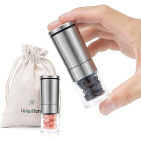 مجموعة مطحنة ملح وفلفل صغيرة، مطاحن هزازة ملح خشنة وناعمة قابلة للتعديل، أدوات توابل صغيرة محمولة للسفر [بدون محتوى التوابل] in Kuwait