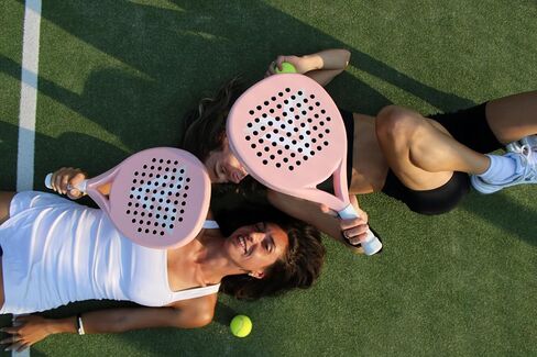 مضرب VALA One Padel - ألياف الكربون خفيفة الوزن، تصميم ممتص للصدمات، شكل دائري، ملمس إضافي للدوران والتحكم، Pala للرجال - النساء، مثالي للاعبين المبتدئين والمتوسطين in Saudi Arabia