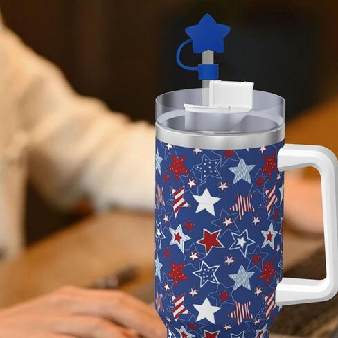 3 قطع من غطاء غطاء القش الوطني للرابع من يوليو لكأس ستانلي، غطاء علوي من القش باللون الأحمر والأزرق والأبيض مقاس 10 مم متوافق مع كوب 30 و40 أونصة ليوم ذكرى الاستقلال in Kuwait