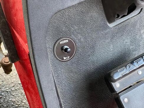 مفتاح القرن المثبت على الأرض، زر القدم، لوحة القرن، 12 فولت، زر عربة الجولف لسيارة النادي، EZGO، ياماها، أسود in Kuwait