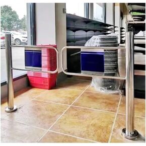 أبواب أمان أوتوماتيكية لمداخل ومخارج القاعات مناسبة للسوبر ماركت والمستودعات والمخازن. (200x97 سم) in Kuwait