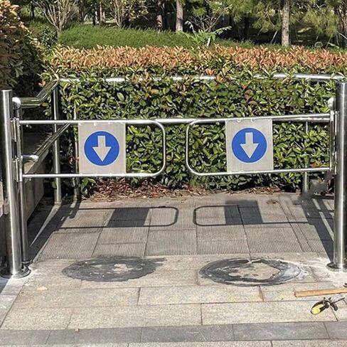 بوابة متأرجحة للمدخل - باب نقل معدني يفتح بزاوية 90 درجة لمحلات السوبر ماركت والمكتبات والمتاجر ذات المناظر الخلابة - جهاز إغلاق المتراس مقاس 170 × 97 سم in Kuwait