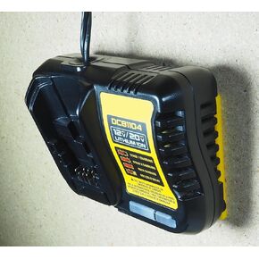 حامل حائط مصنوع لشاحن بطارية ديوالت DCB1104 in Kuwait