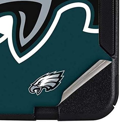غلاف هاتف من Skinit متوافق مع حافظة OtterBox Commuter لهاتف iPhone 12 - تصميم شعار كبير مرخص رسميًا من NFL Philadelphia Eagles in Saudi Arabia