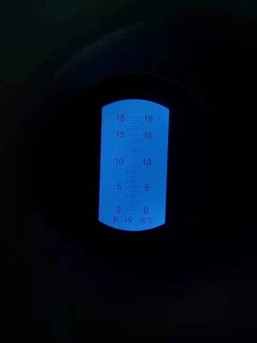 Hand-held 0 to 18% TB-18ATC Brix Refractometer with Cutting Liquid Tester in Saudi Arabia