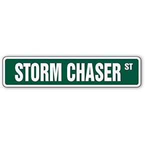 ملصق لاصق من Storm Chaser Street Sign Tornado Alley Tornadoes Hurricane Weather مقاس 8 بوصات in Kuwait